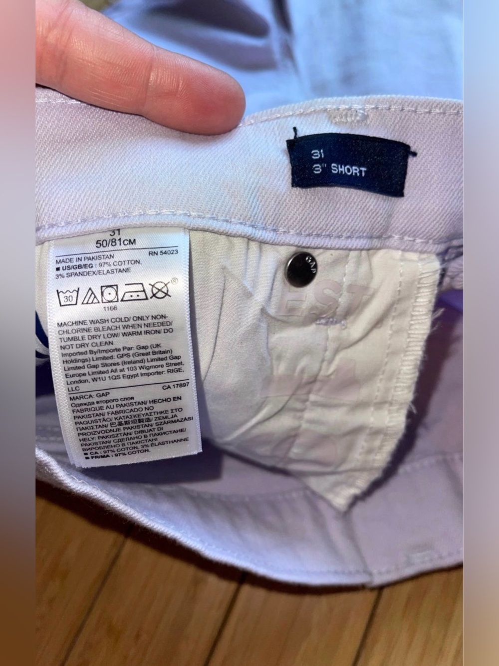 GAP High Rise 3 Inch Short - Picture 7 of 9